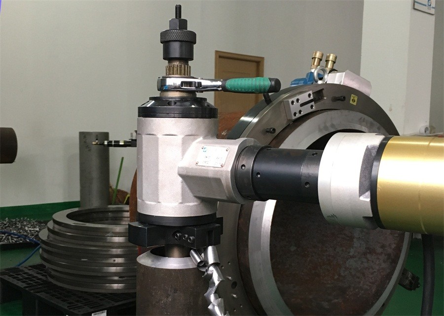 Elektrische betriebene innerer Durchmesser angebrachte Rohr-Abkantmaschine eine Jahr-Garantie
